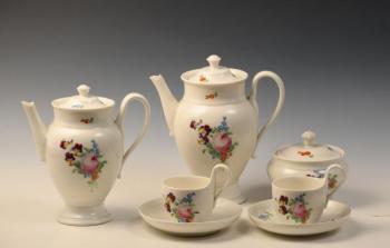 Porcelánový čajový servis pro dvě osoby Porcelánový čajový servis pro dvě osoby